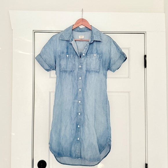 Able Dresses & Skirts - Able Clothing The Adriana Chambray Dress, Small